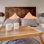 Apartment Aloha Terraced House *